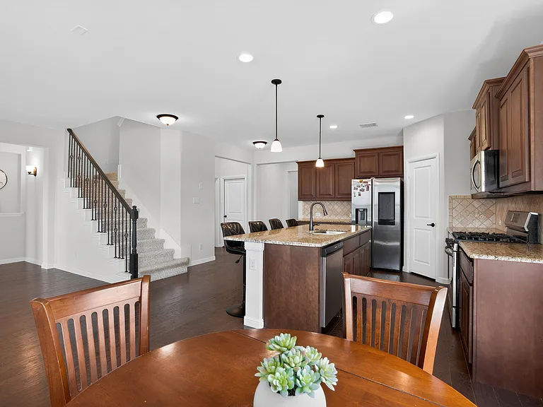 3912 Crater Cir — Photo 5