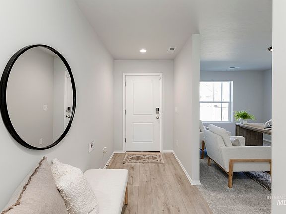 4th image of 2865 N Eagle Meadow Ave