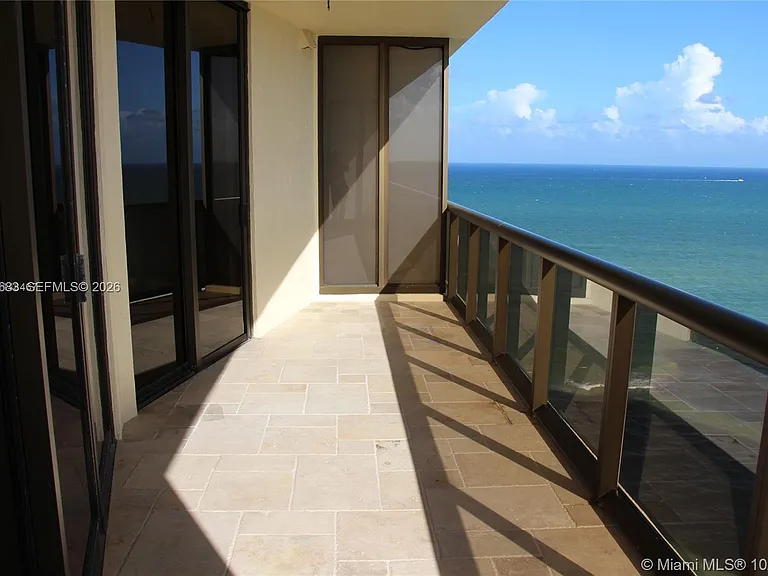 16275 Collins Ave — Photo 21