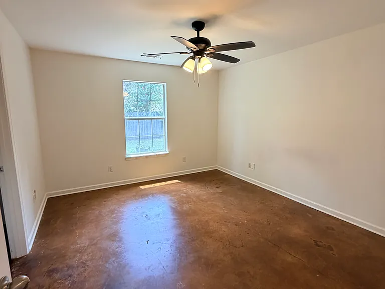 1021 Spangle St — Photo 9