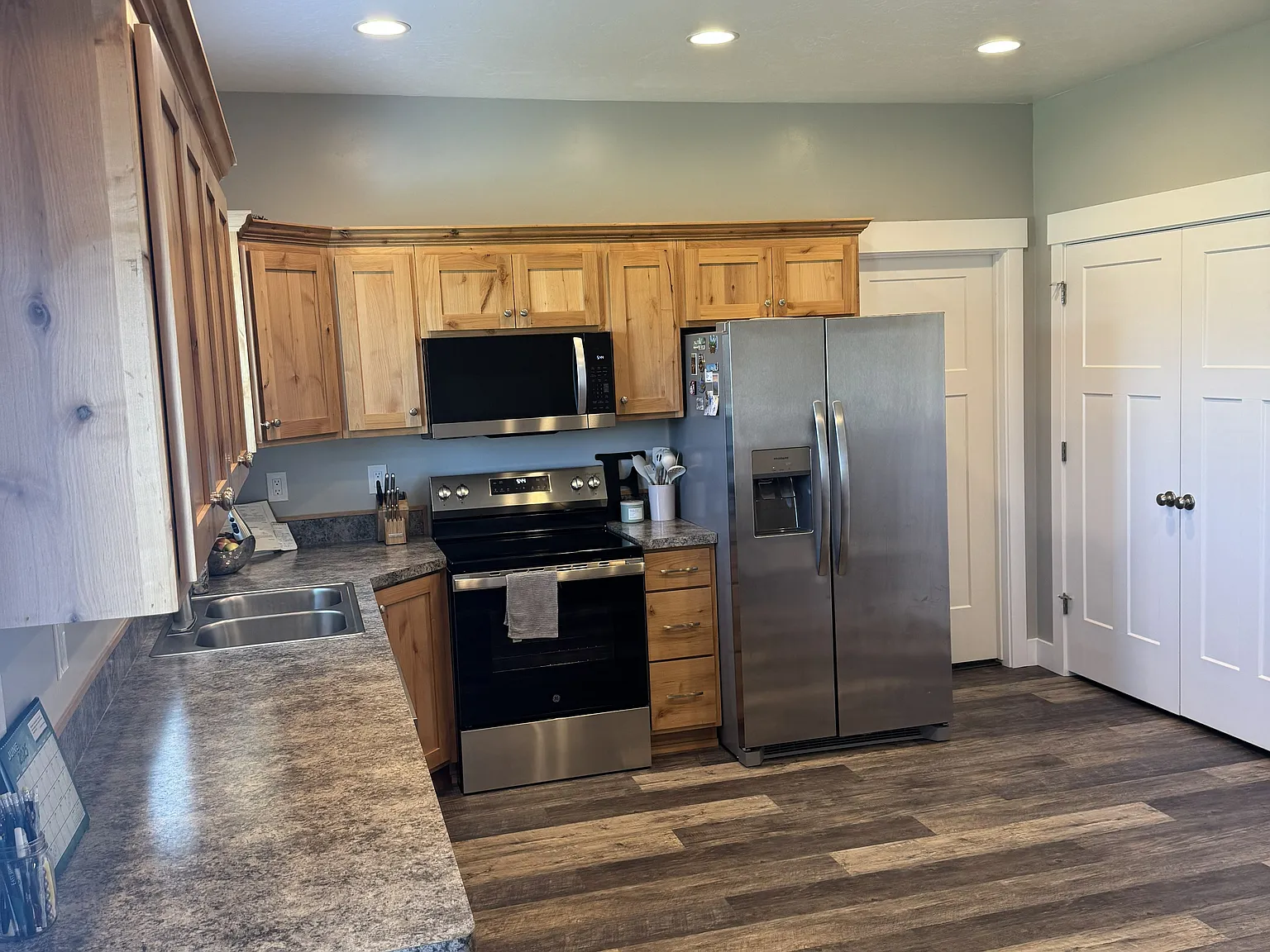 3 bed, 1250 sqft, $1,600 — Photo 3