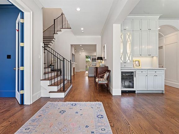 4th image of 615 Bendwood Dr