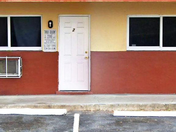 3rd image of 800 NW 11th Ave APT 2