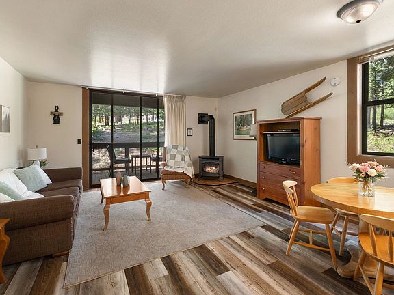 2nd image of 3147 Aspen Grv