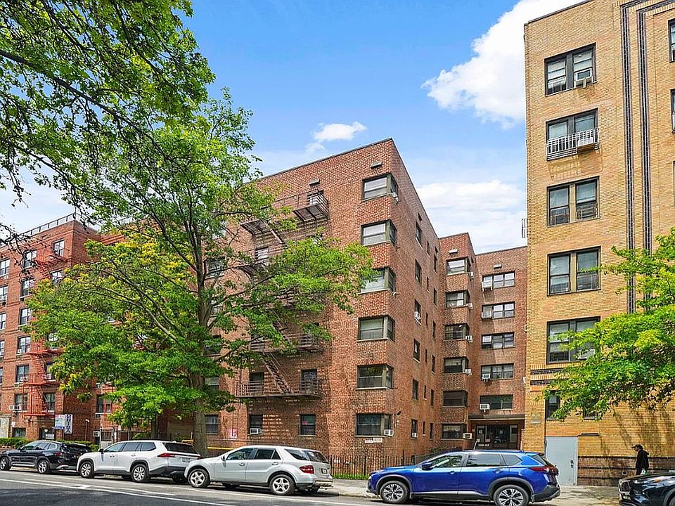 1st image of 133-27 Sanford Ave #21