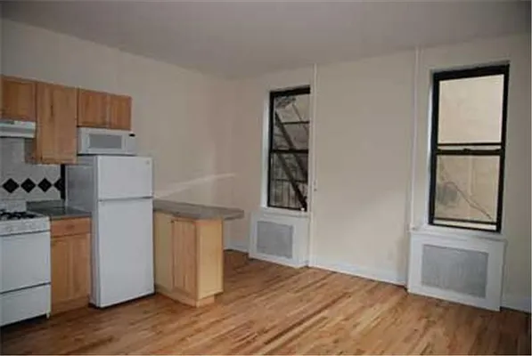 Rented by Buchbinder & Warren | media 18