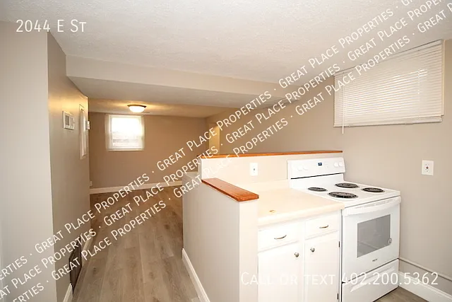 2044 E St — Photo 6