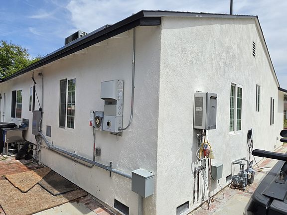 3rd image of 7755 Amestoy Ave