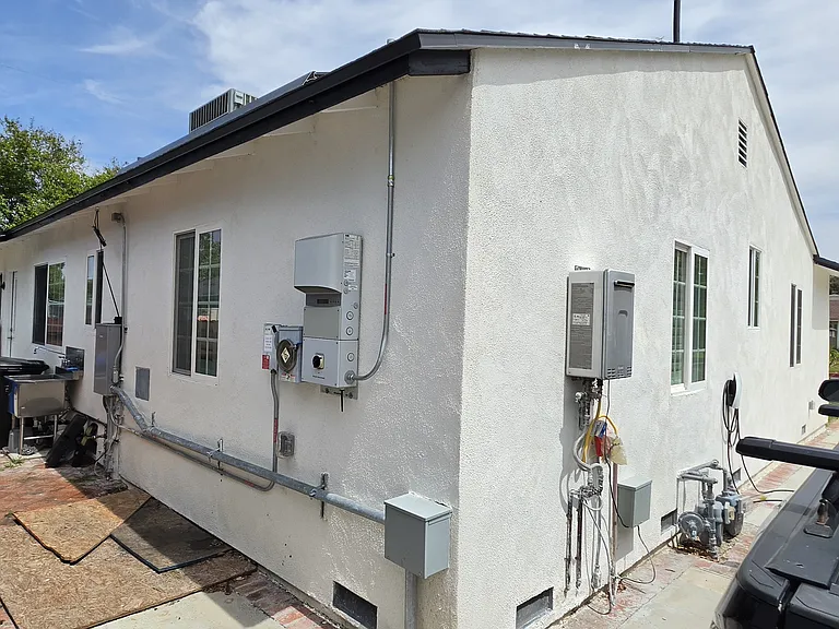 7755 Amestoy Ave — Photo 3