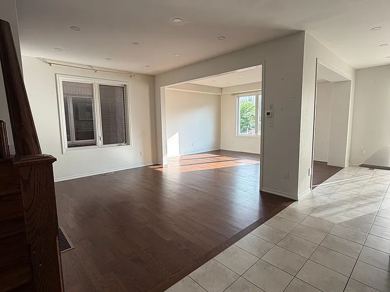 235 Apple Hill Cres — Photo 32