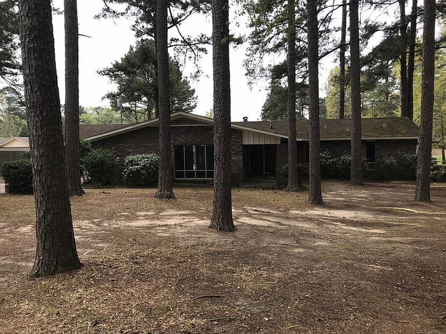 1st image of 1721 Woodcliff Dr