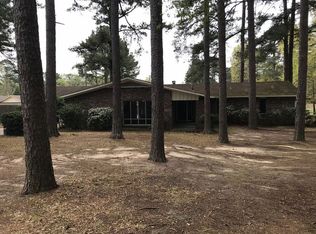 1721 Woodcliff Dr, Camden, AR 71701
