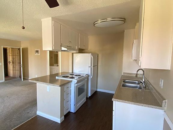 3rd image of 961 S Sunshine Ave APT 6