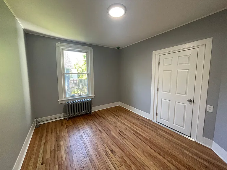 124-126 Appleton Ave — Photo 6