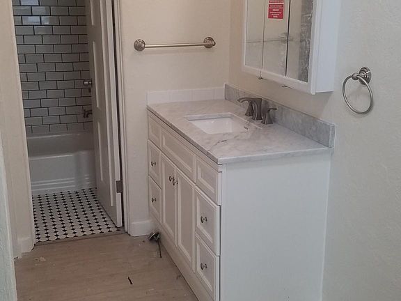 2nd image of 833 E Ellsworth Ave APT 206