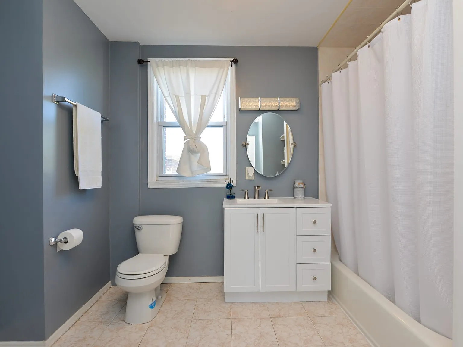 1 bed, 800 sqft, $2,200 — Photo 4