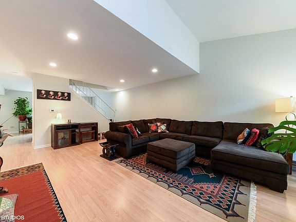 4th image of 470 Harmony Dr