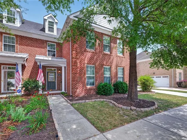 909 Long Beeches Ave, Chesapeake, VA 23320