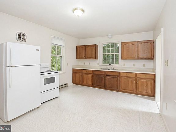 5th image of 17 Old Prospect Ave