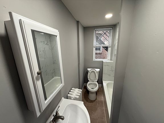 3rd image of 218 Court Ave #A