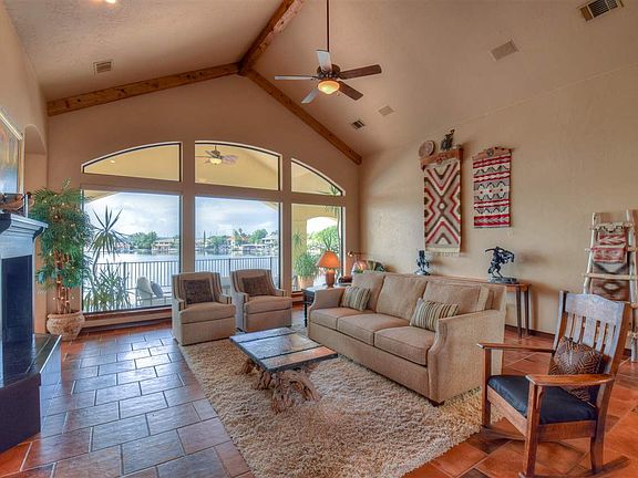 2nd image of 405 Lighthouse Dr