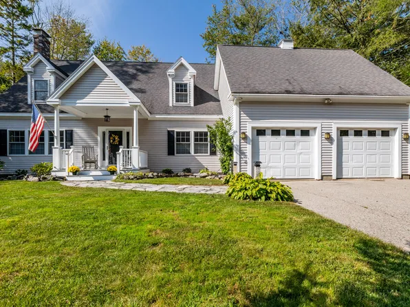 11 Canterbury Circle, Kennebunk, ME 04043