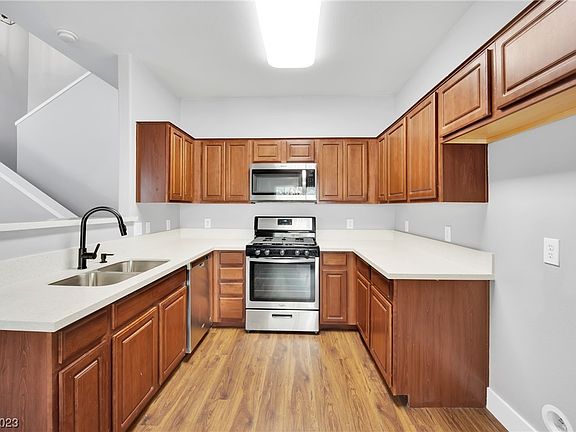 2nd image of 10438 Gold Shadow Ave
