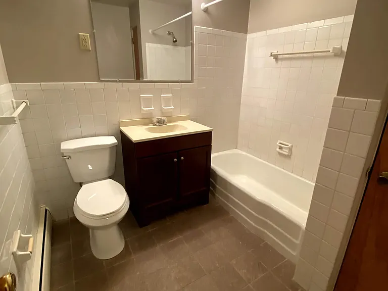 100 3rd Ave — Photo 16