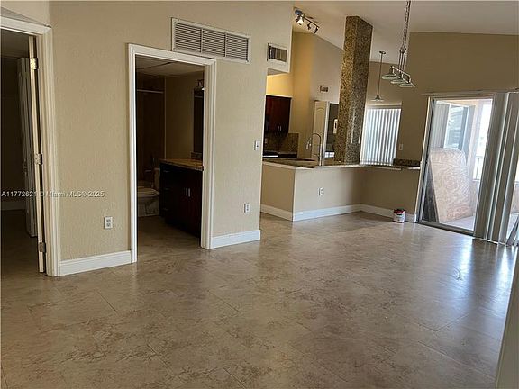4th image of 2850 N Oakland Forest Dr