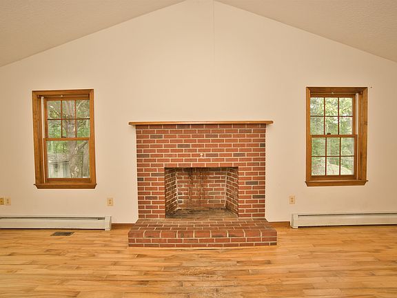 4th image of 14 Brown Hill Road