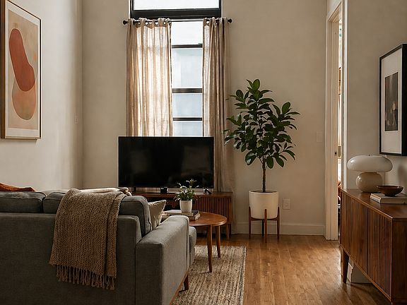 2nd image of 372 Kosciuszko St #313C