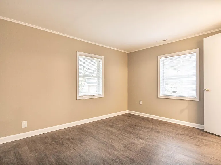 121 N Roosevelt St — Photo 5