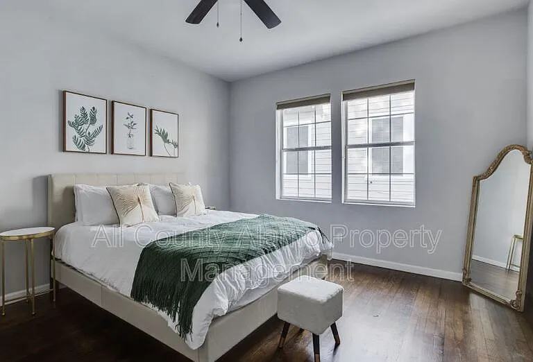 1031 W Gramercy Pl — Photo 16