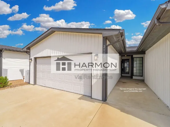 2172 S Thatcher Ct, Wichita, KS 67207