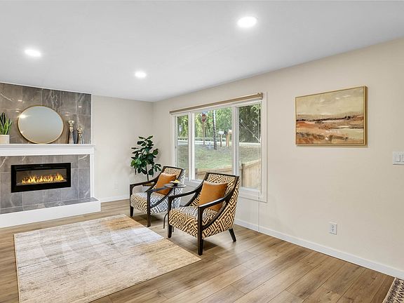 3rd image of 25124 16th Avenue S