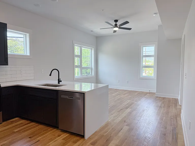 720 Castle St #303 — Photo 1