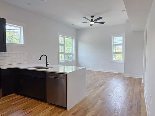720 Castle St #303 Photo 1
