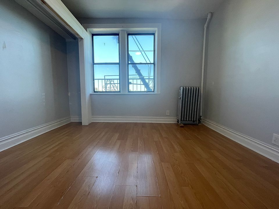 2nd image of 508 57th St #44E