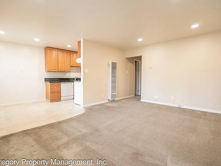 1815 Central Ave #202 — Photo 5