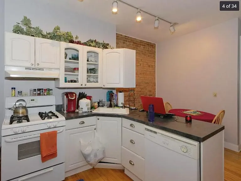 178 S Swan St #2 — Photo 5