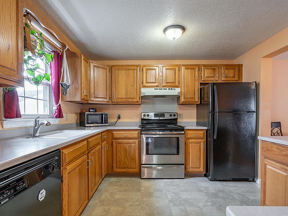 3rd image of 56 Durham Road #17