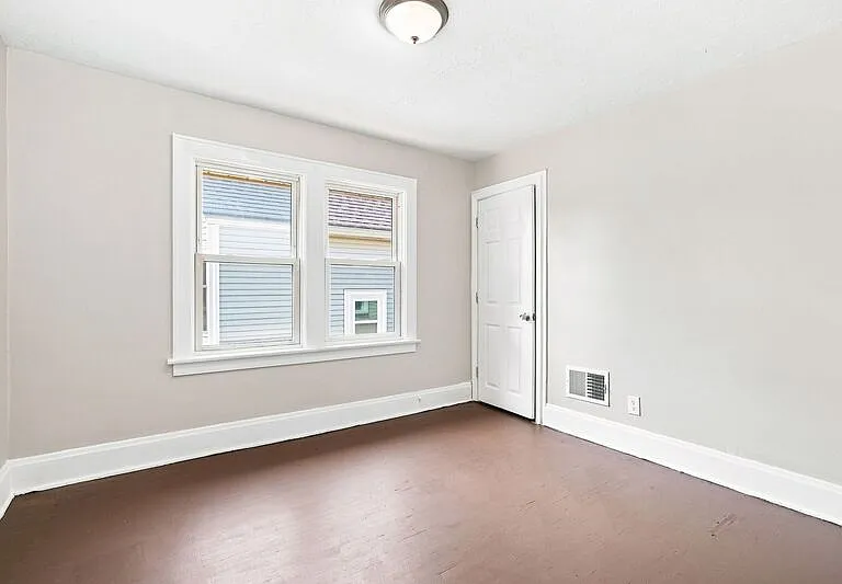 132 S Highland Ave — Photo 9
