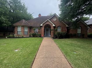 713 Ashley Dr, Hurst, TX 76054