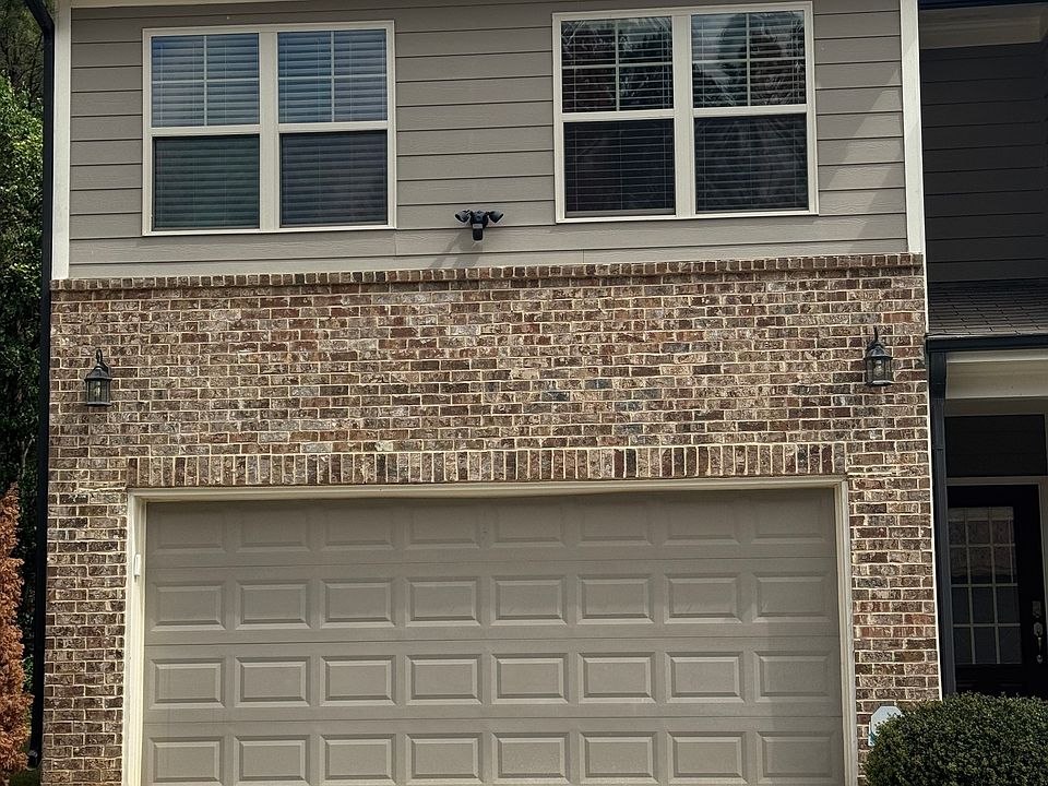 1st image of 402 Mulberry Row SE