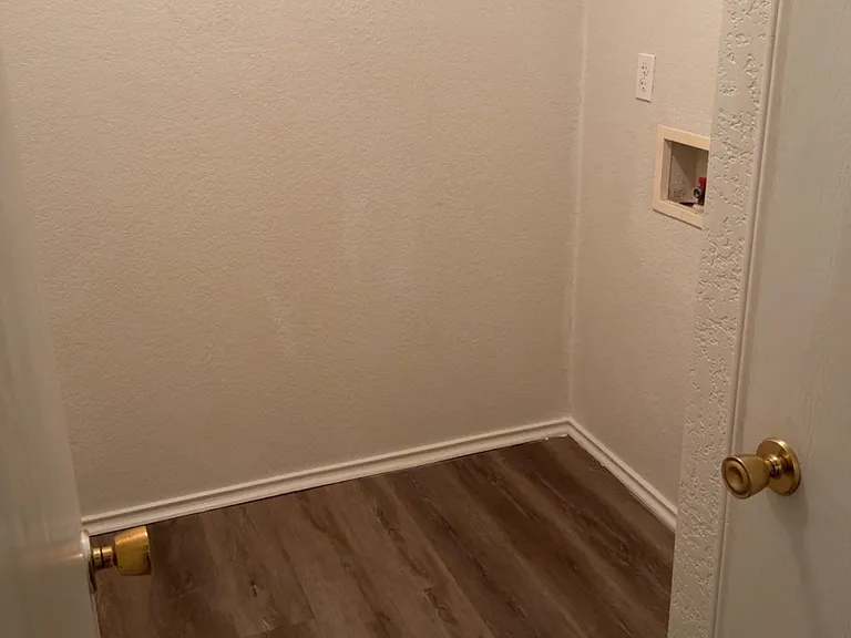 1606 Aztec Trce #B — Photo 9
