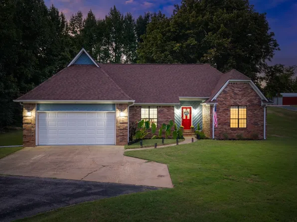 62 Comanche Dr, Millington, TN 38053
