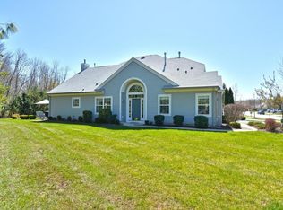56 Narrowbrook Ct, Manalapan, NJ 07726