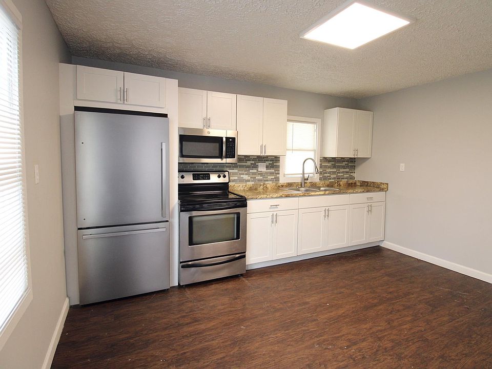 Updated Kitchen with Stainless Steel Appliances