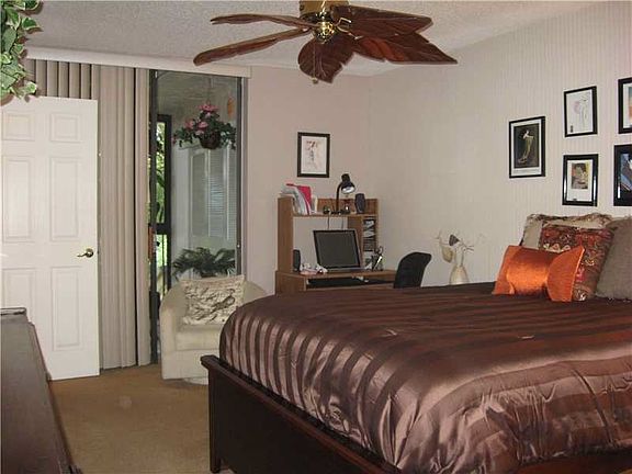 5th image of 4730 NW 22nd St