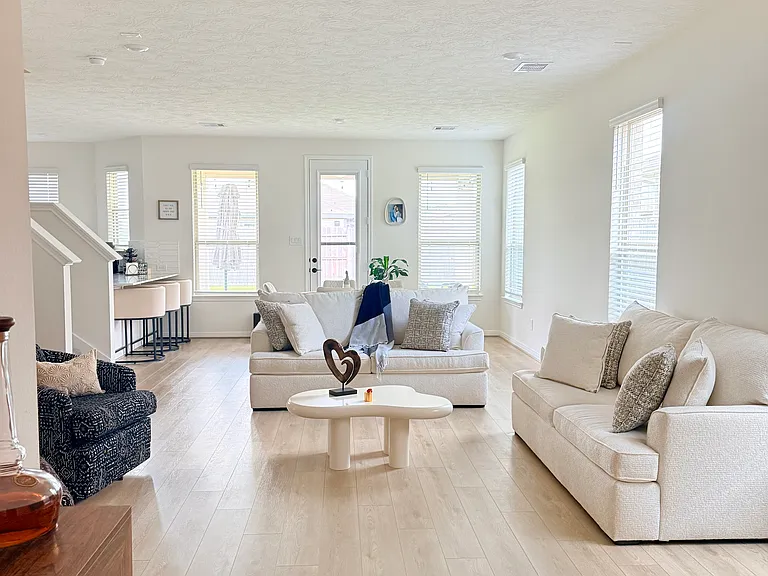 15707 Winter Heights Dr — Photo 19